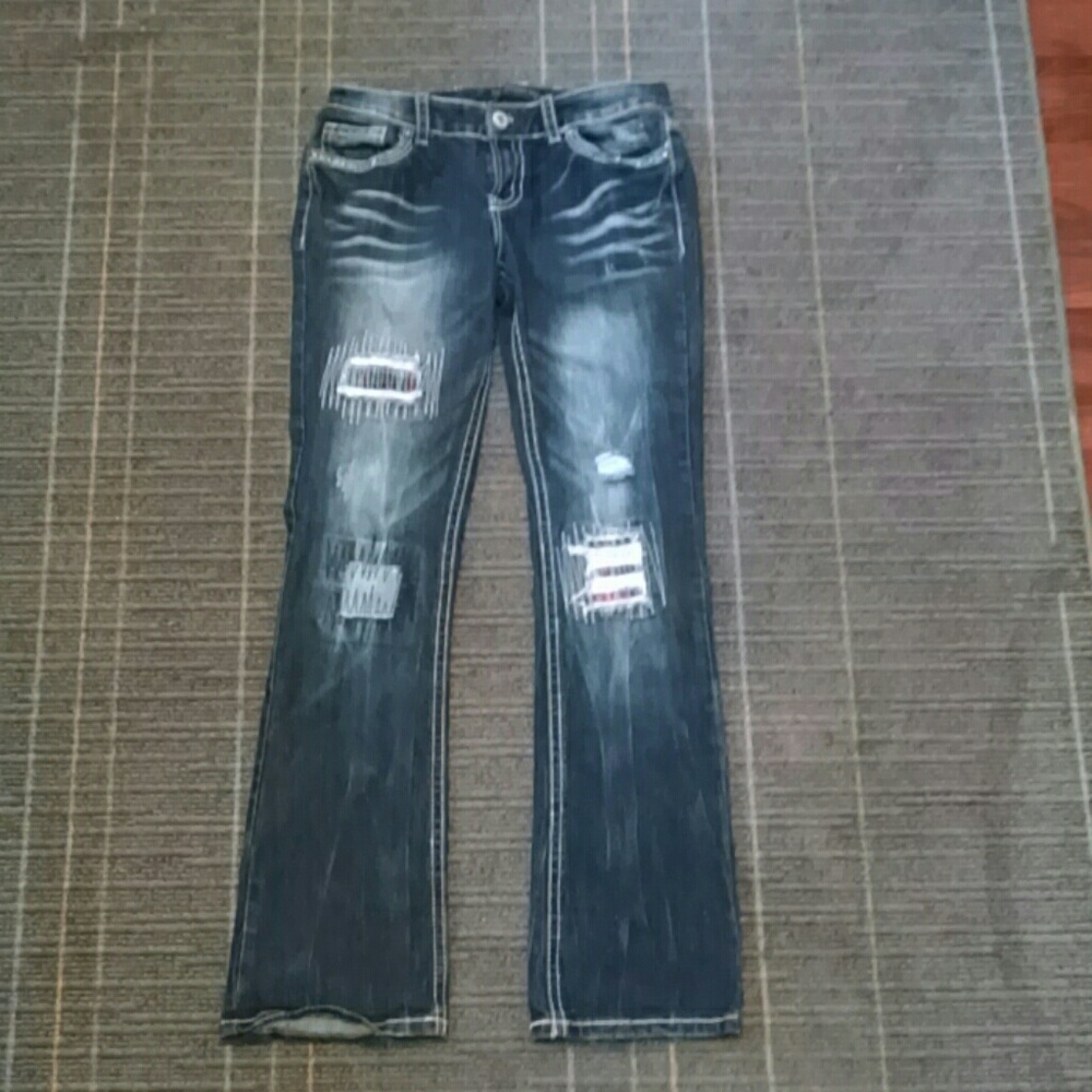 Women's dark and faded jeans